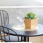 Cozy 1-Bedroom Flat With Balcony, Steps To Vatican