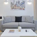 Cozy 1-Bedroom Flat With Balcony, Steps To Vatican