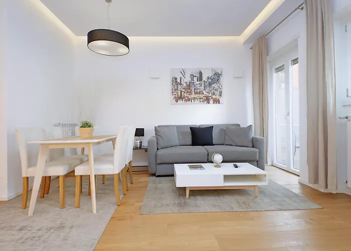 Cozy 1-Bedroom Flat With Balcony, Steps To Vatican