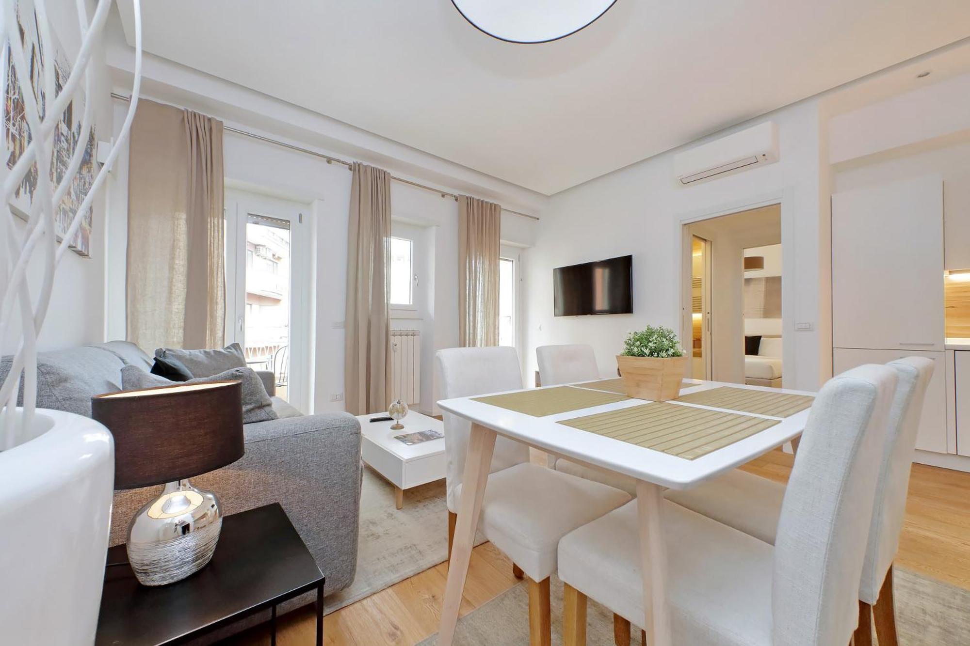Cozy 1-bedroom Flat With Balcony, Steps To Vatican Appartamento Roma