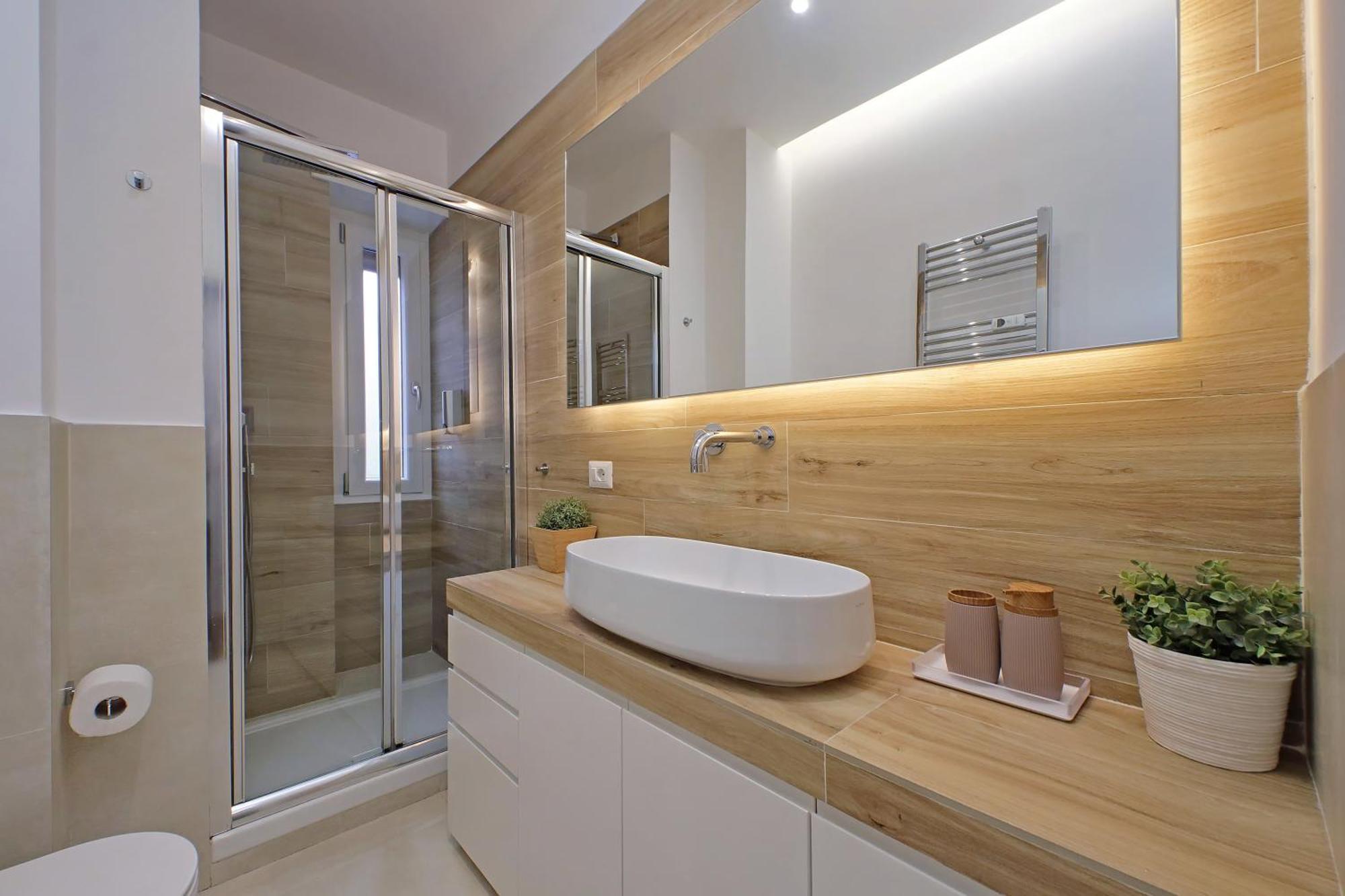 Cozy 1-bedroom Flat With Balcony, Steps To Vatican Appartamento Roma